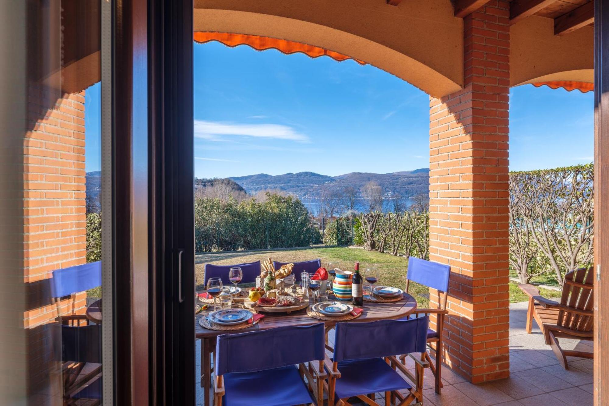 La Luna Nel Lago Lake View Garden - Happy Rentals Ispra Exteriér fotografie