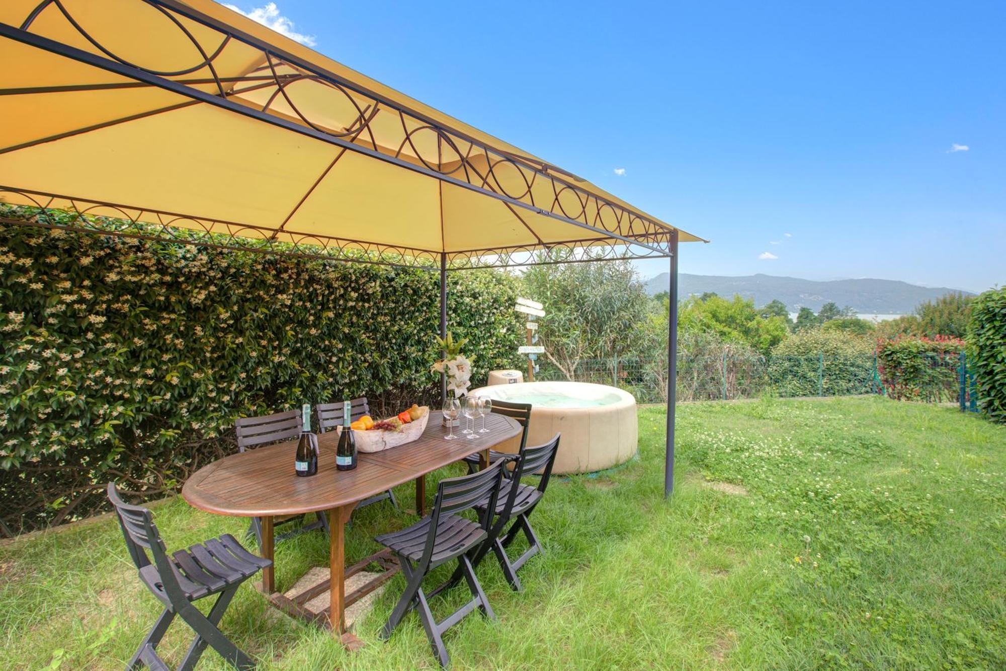 La Luna Nel Lago Lake View Garden - Happy Rentals Ispra Exteriér fotografie